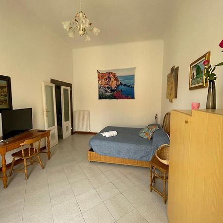 Tommy Guest House La Spezia Exteriör bild