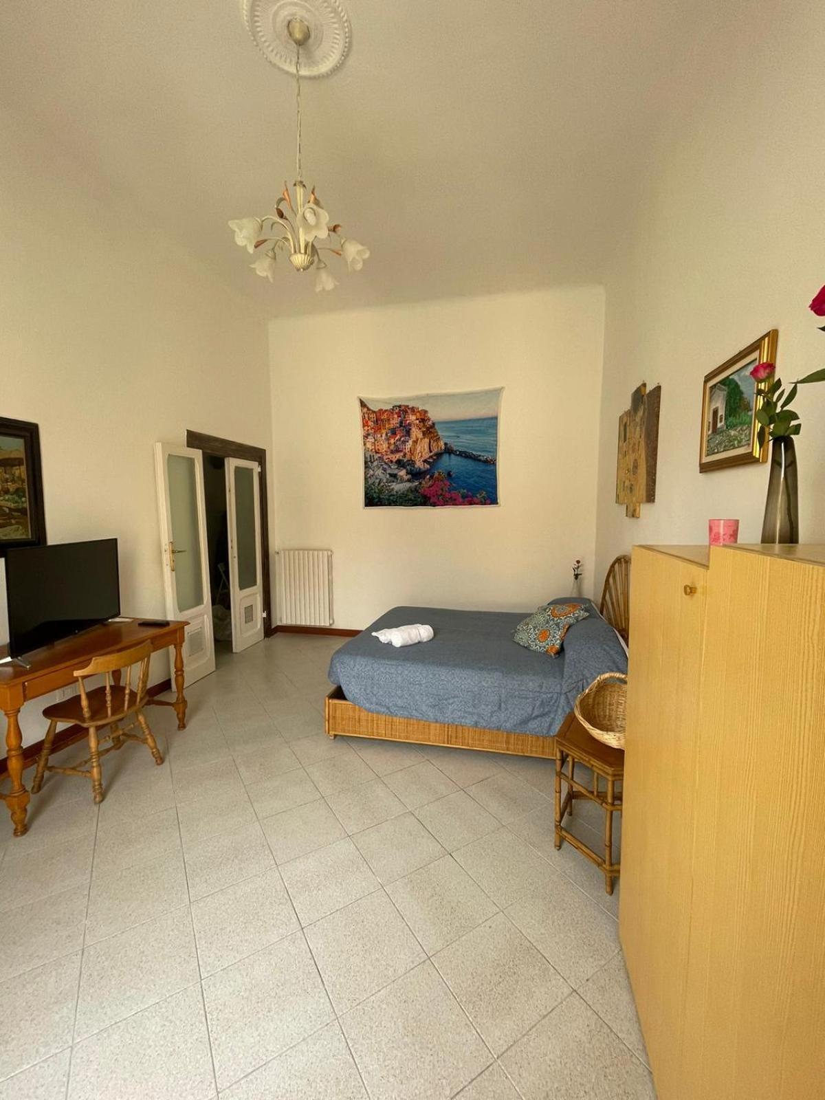 Tommy Guest House La Spezia Exteriör bild